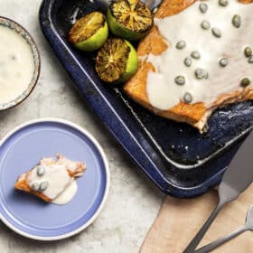 Salmao ao molho de alcaparras