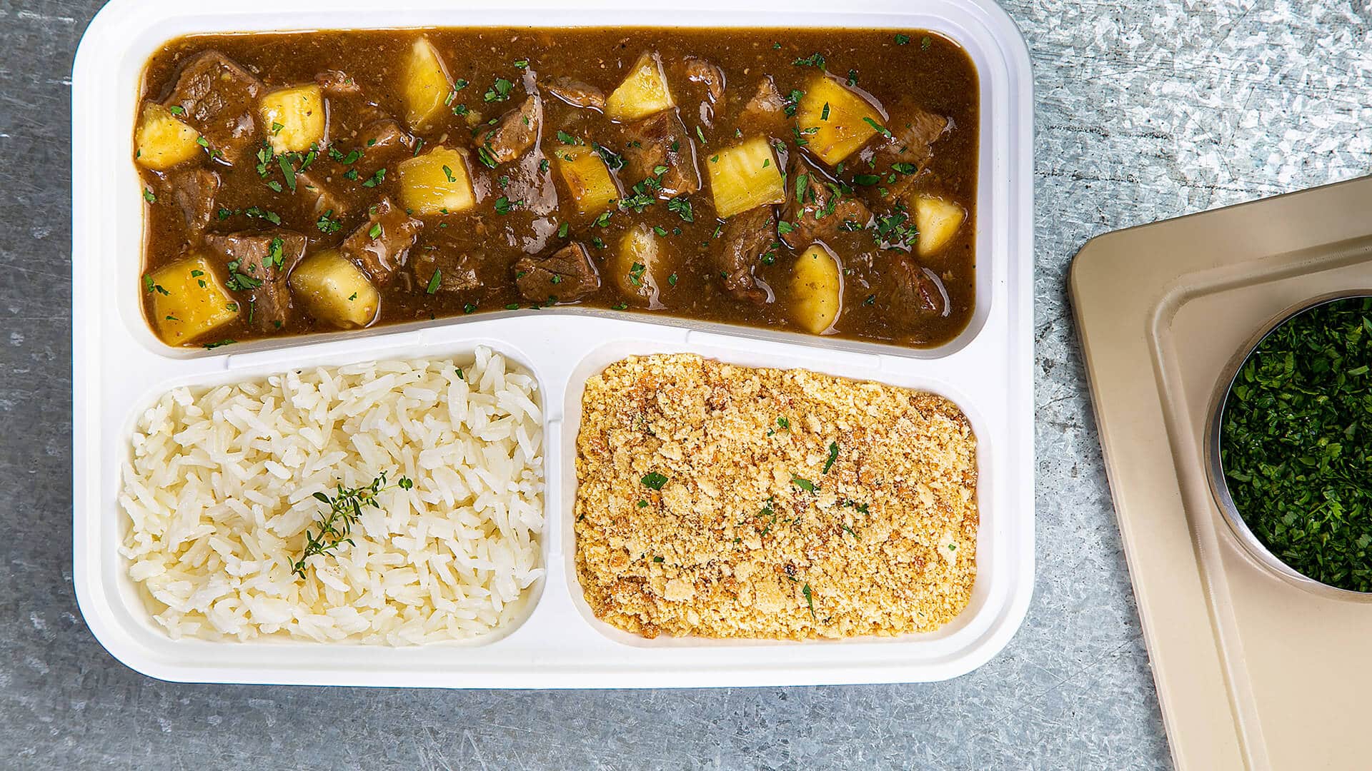 Picadinho de carne com mandioca