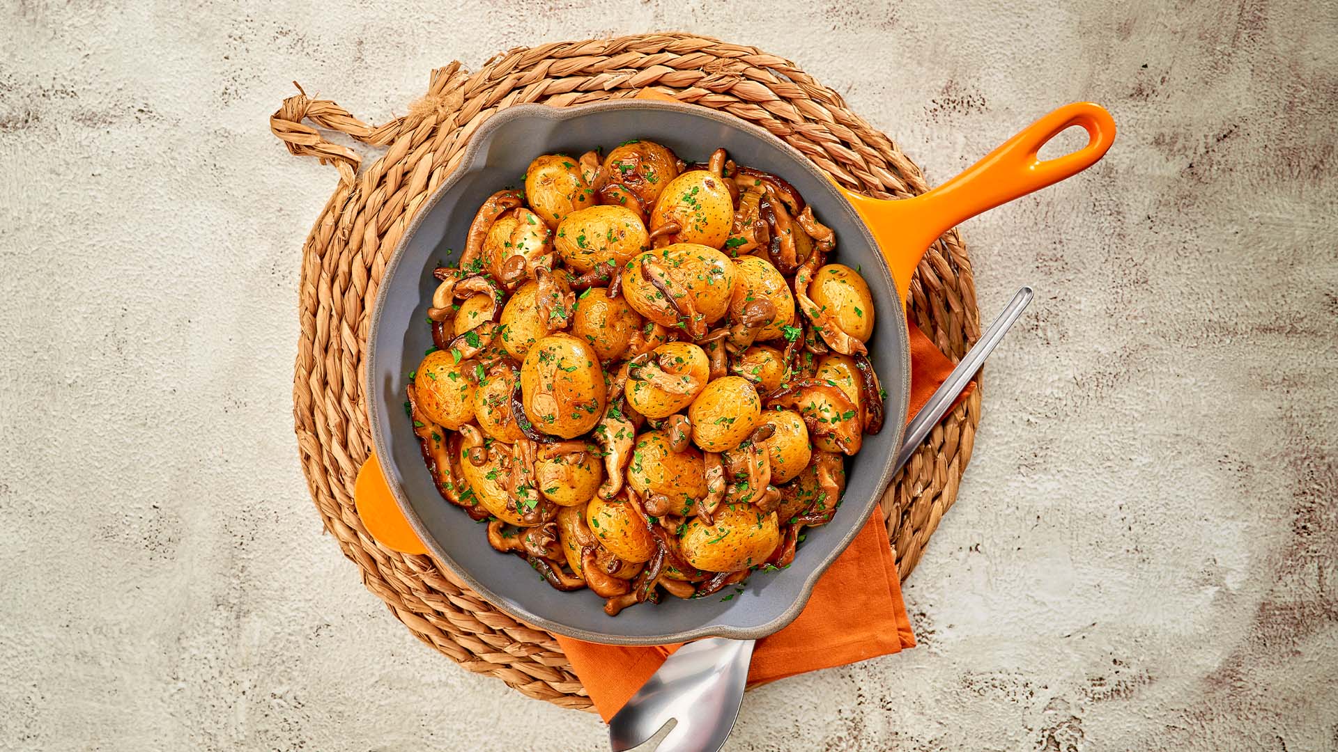 Batata rústica com mix de cogumelos