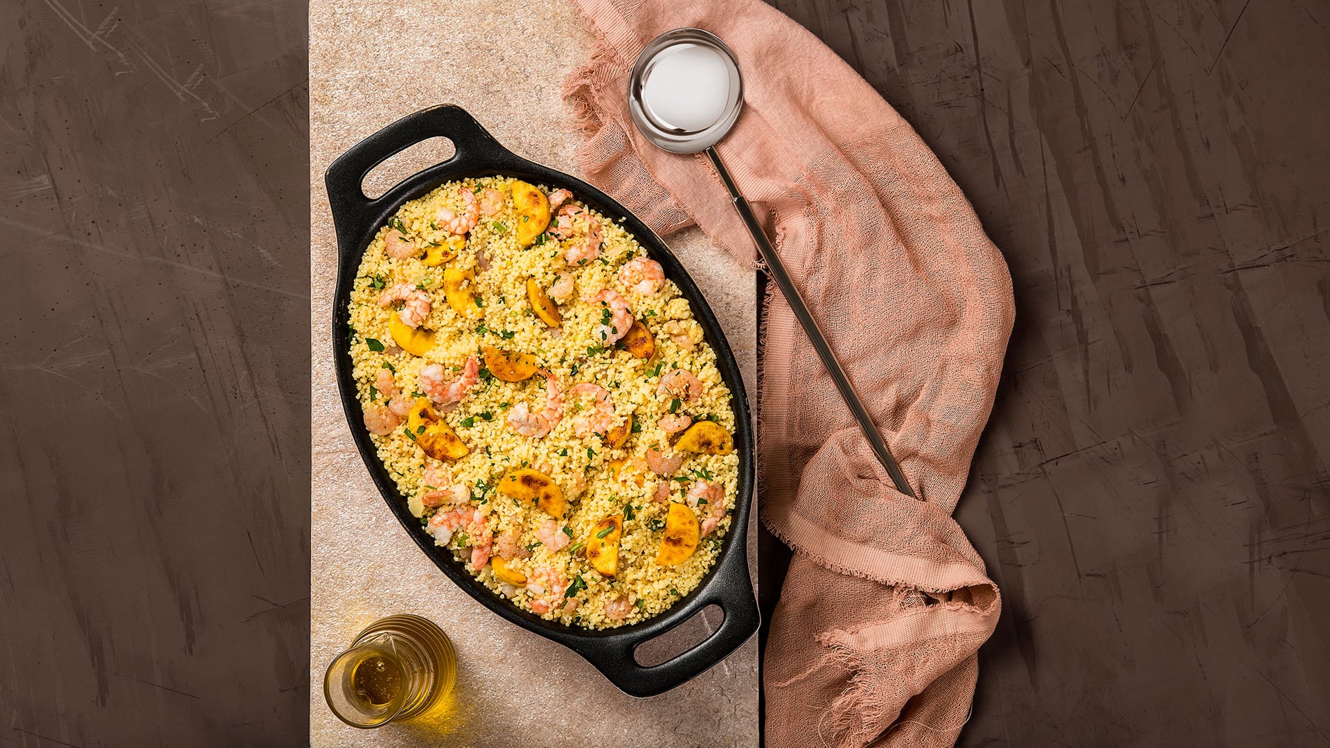 Couscous marroquino com camarão e banana-da-terra