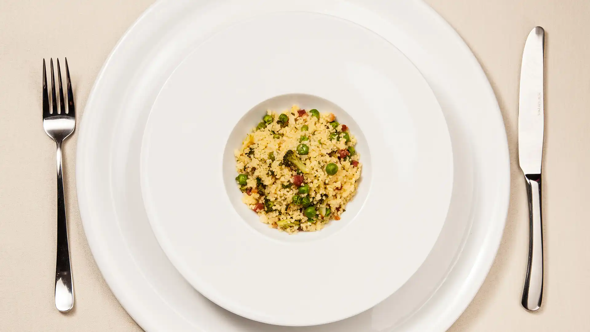Couscous marroquino com ervilha e bacon