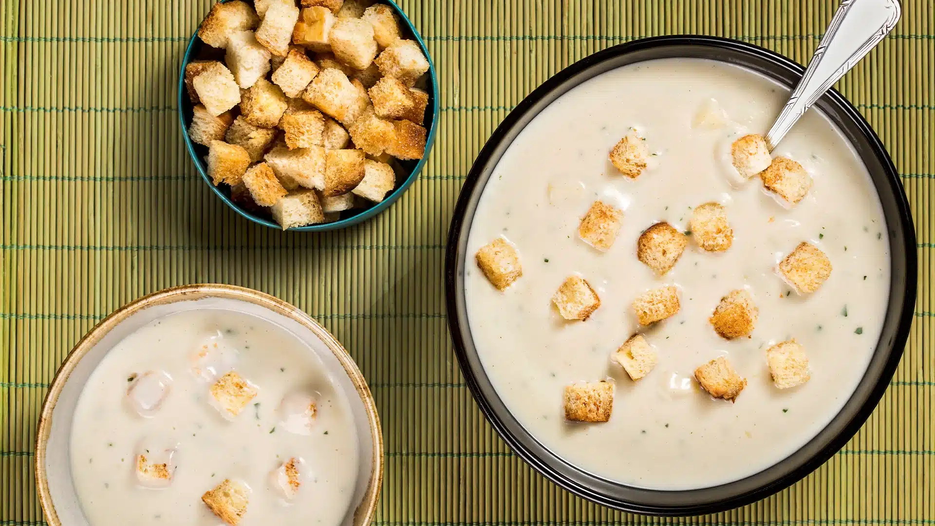 Creme de queijos com croutons