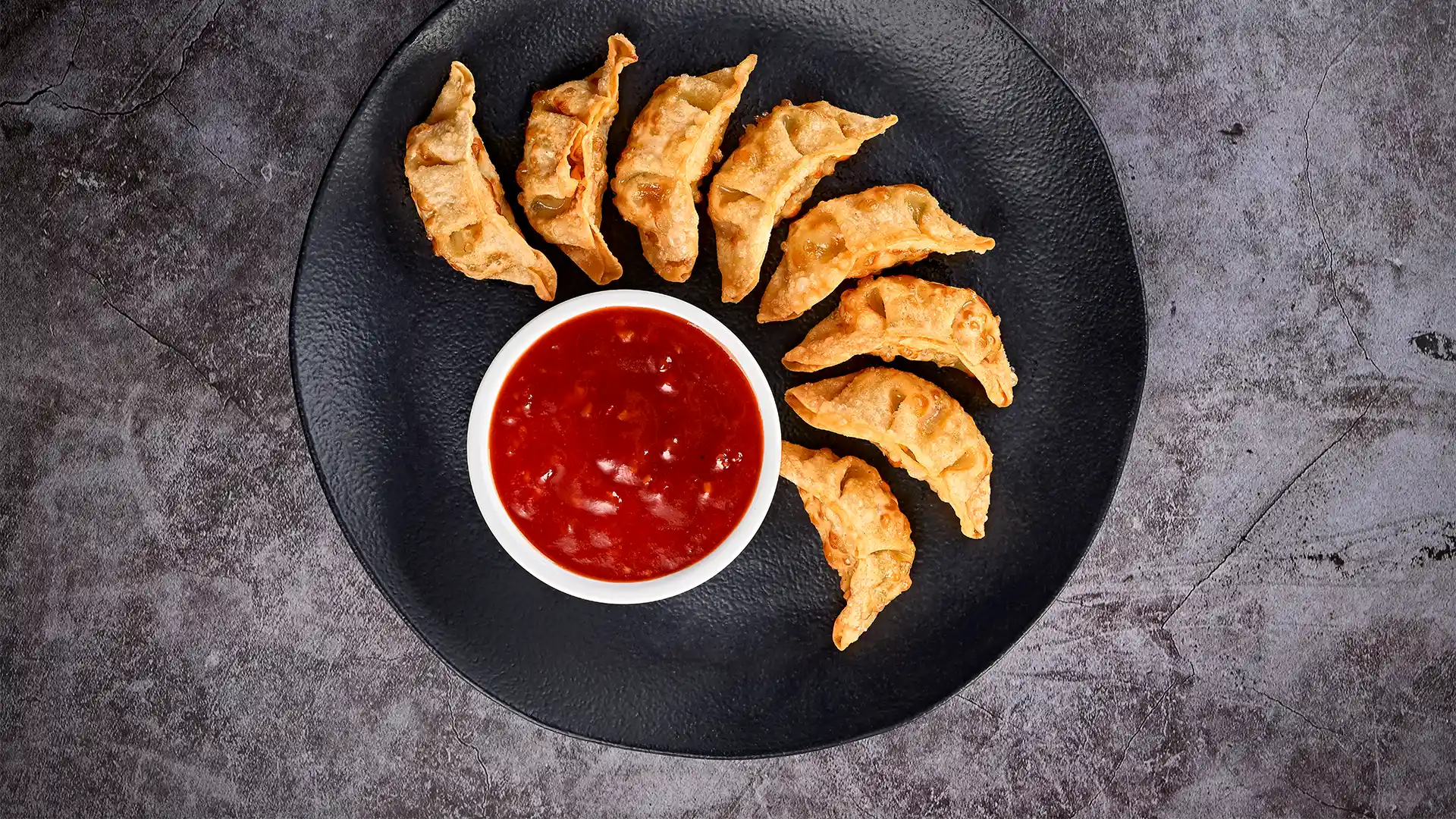 Gyoza com molho agridoce de goiabada