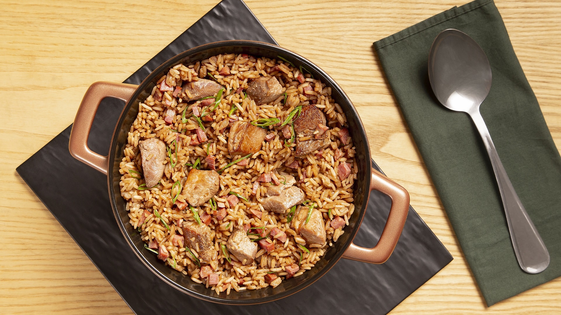 Panelinha de arroz suíno
