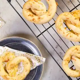 Imagem Receita Pretzel de queijo e alho