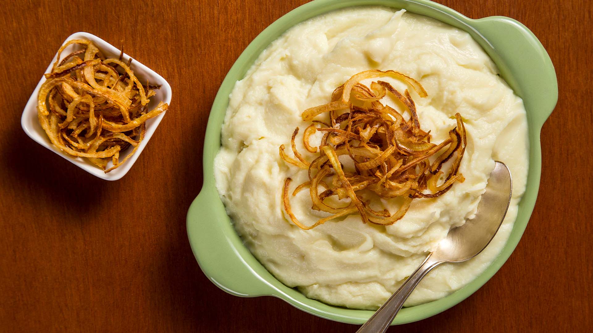 Purê de batatas com cebola frita