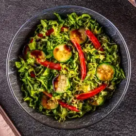salada com molho shoyu 1920x1080 10 09 2024 tsrrk