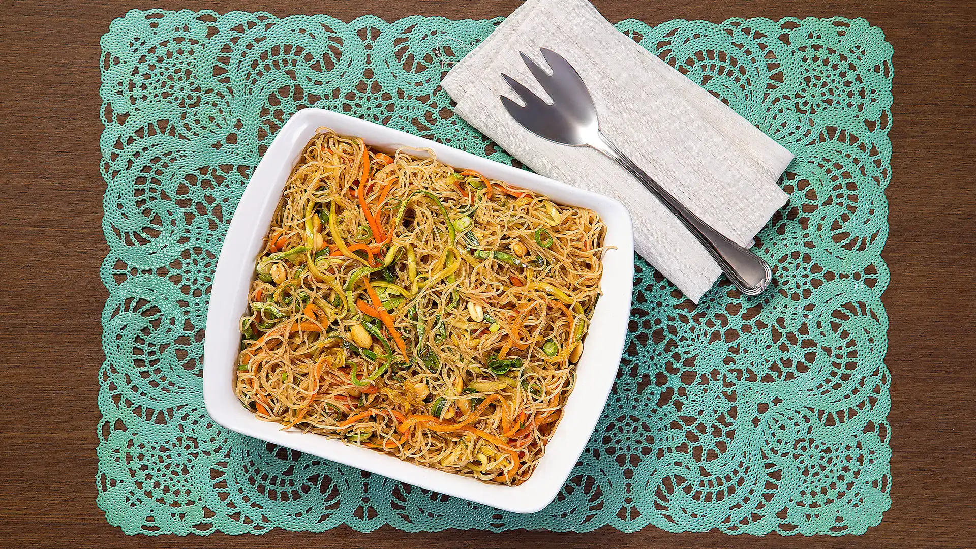 Salada de macarrão de arroz