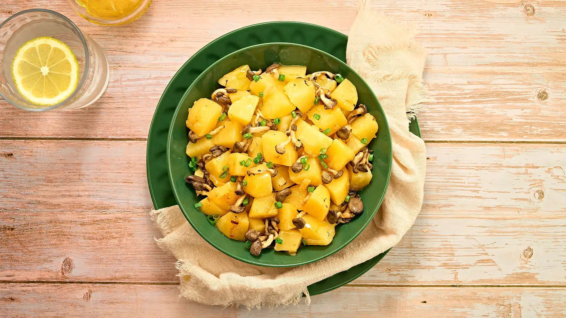 Salada quente de batata com cogumelos