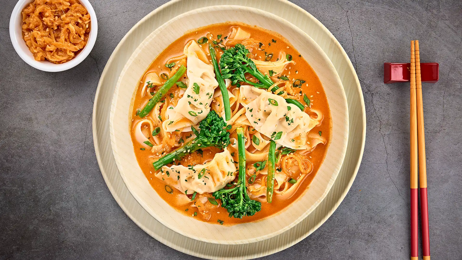 Sopa Apimentada de Gyoza