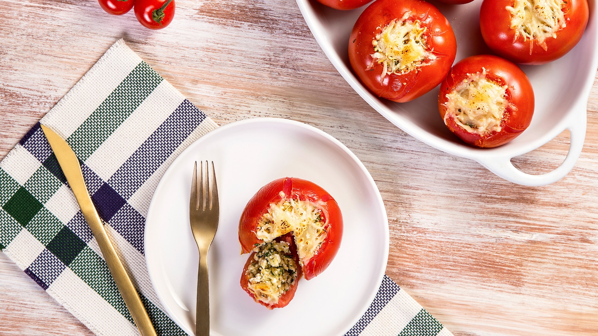 Tomate Recheado com Ricota e Alecrim