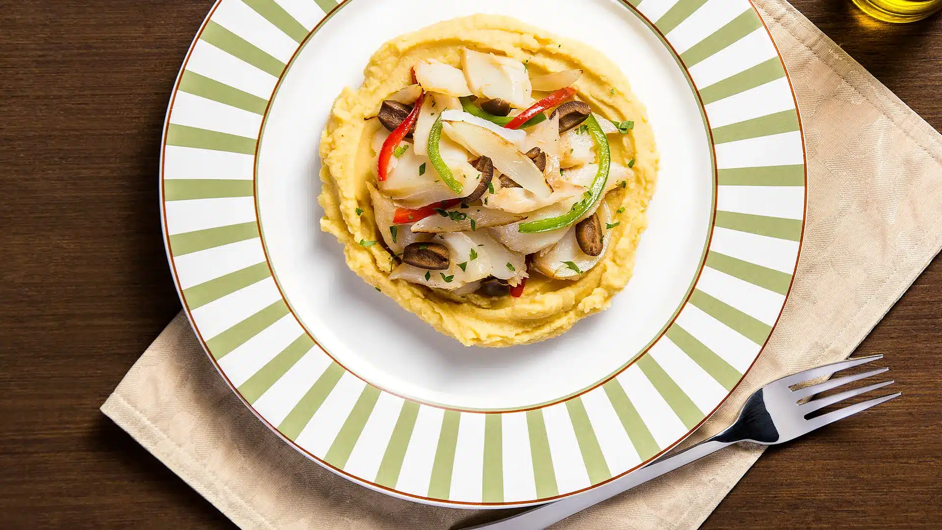 Torta de bacalhau com legumes